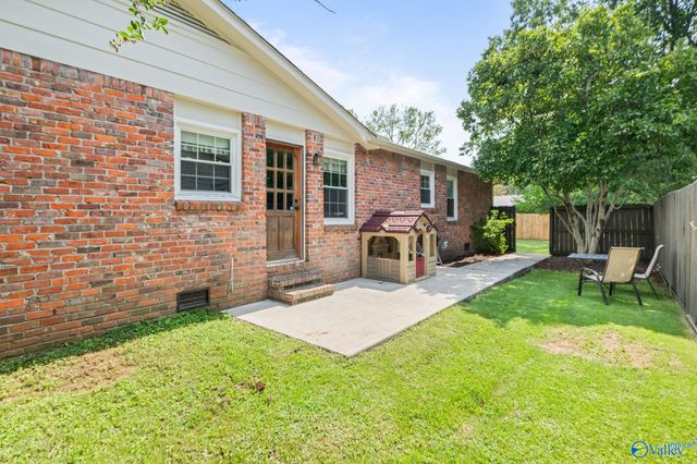 11020 Crestfield Drive SE, Huntsville, AL 35803