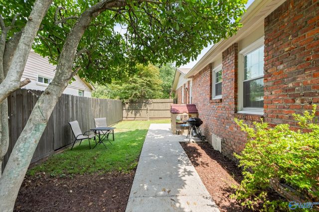 11020 Crestfield Drive SE, Huntsville, AL 35803