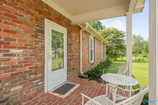 11020 Crestfield Drive SE, Huntsville, AL 35803