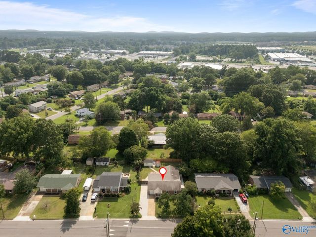 11020 Crestfield Drive SE, Huntsville, AL 35803