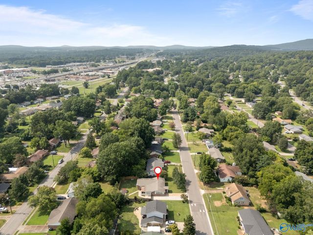 11020 Crestfield Drive SE, Huntsville, AL 35803
