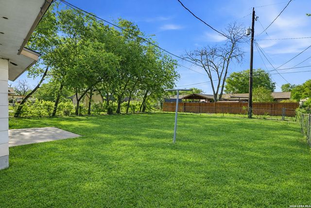 4606 Hollyspring Drive, San Antonio, TX 78220