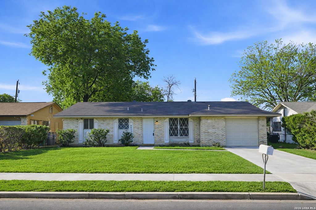 4606 Hollyspring Drive, San Antonio, TX 78220