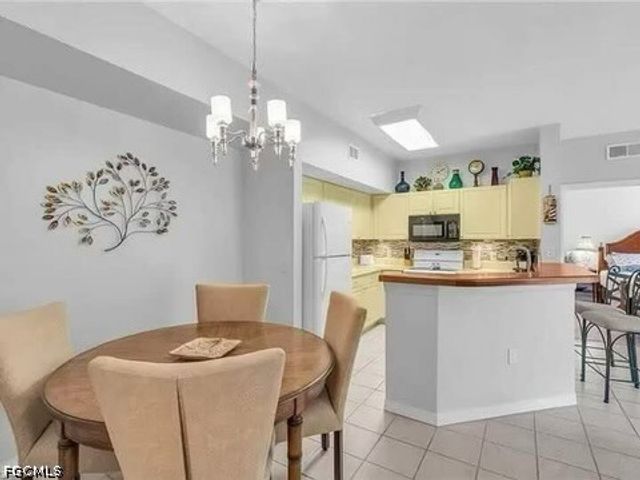 15645 Ocean Walk CIR 213, Fort Myers, FL 33908