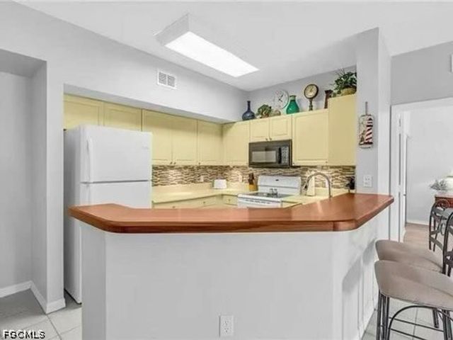 15645 Ocean Walk CIR 213, Fort Myers, FL 33908