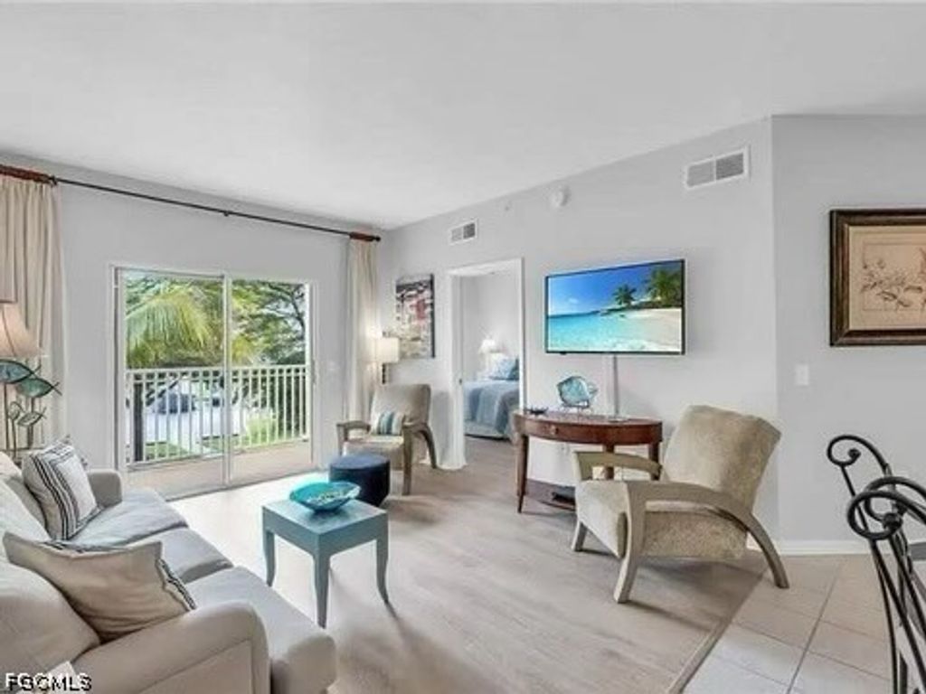 15645 Ocean Walk CIR 213, Fort Myers, FL 33908