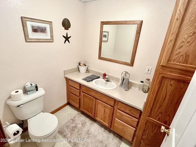 611 Angel Court, Charlotte, MI 48813