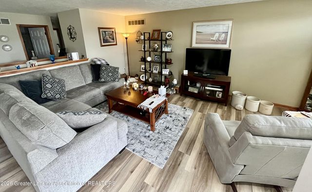 611 Angel Court, Charlotte, MI 48813