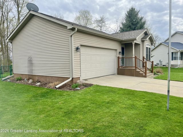 611 Angel Court, Charlotte, MI 48813