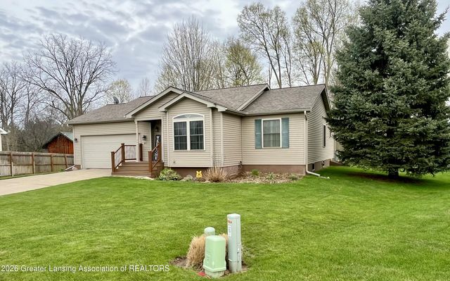 611 Angel Court, Charlotte, MI 48813