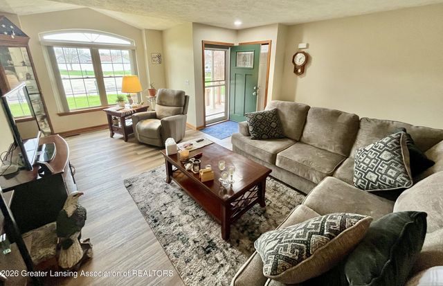611 Angel Court, Charlotte, MI 48813