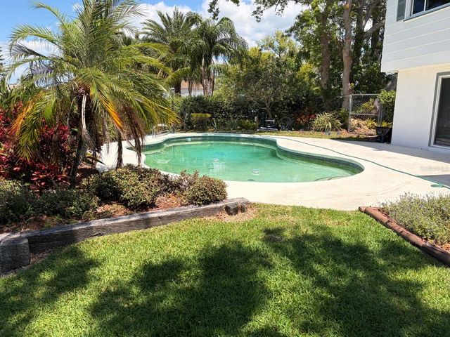 8728 COBBLESTONE DRIVE, Tampa, FL 33615