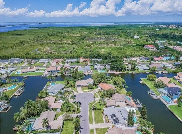 8728 COBBLESTONE DRIVE, Tampa, FL 33615