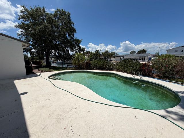 8728 COBBLESTONE DRIVE, Tampa, FL 33615