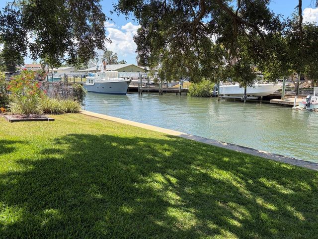 8728 COBBLESTONE DRIVE, Tampa, FL 33615