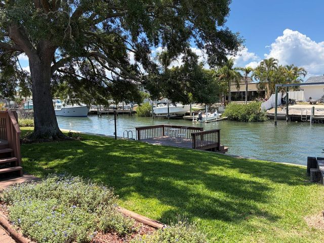 8728 COBBLESTONE DRIVE, Tampa, FL 33615