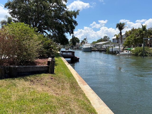 8728 COBBLESTONE DRIVE, Tampa, FL 33615