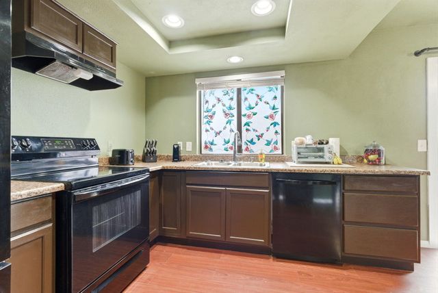 1836 E Vassar Drive, Visalia, CA 93292