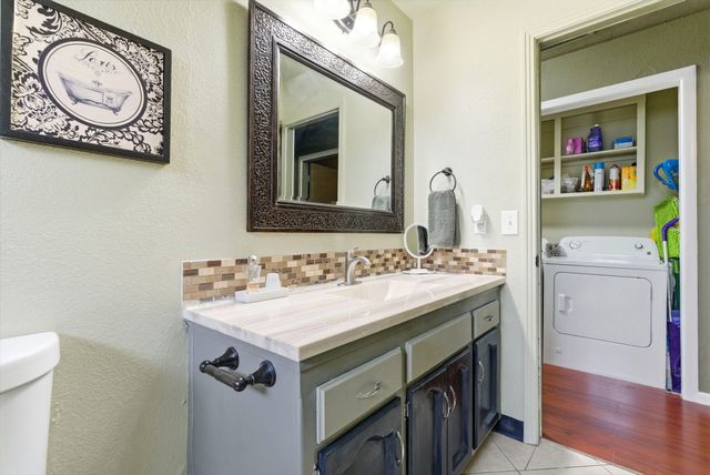 1836 E Vassar Drive, Visalia, CA 93292