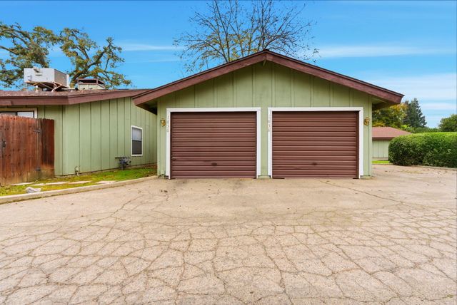 1836 E Vassar Drive, Visalia, CA 93292