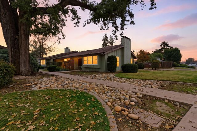 1836 E Vassar Drive, Visalia, CA 93292