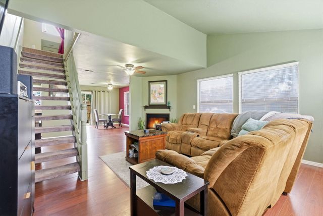 1836 E Vassar Drive, Visalia, CA 93292