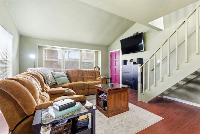 1836 E Vassar Drive, Visalia, CA 93292