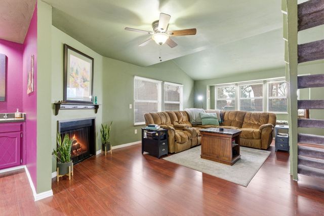 1836 E Vassar Drive, Visalia, CA 93292