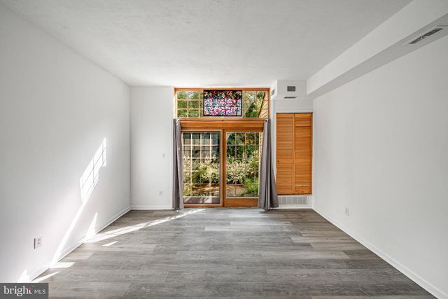 417 CENTRE #417, Norristown, PA 19403