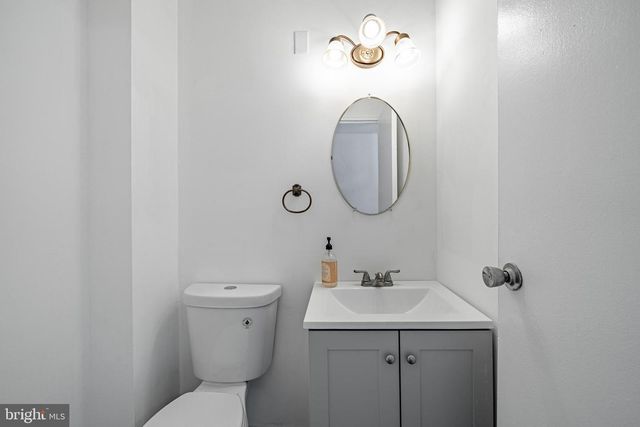 417 CENTRE #417, Norristown, PA 19403