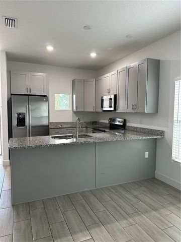 601 LAKE SHORE PARKWAY, Davenport, FL 33896