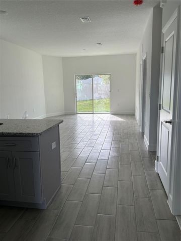 601 LAKE SHORE PARKWAY, Davenport, FL 33896