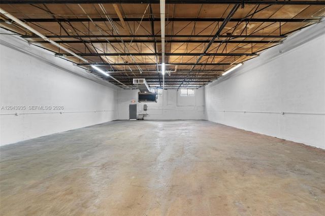 693 W 26th St, Hialeah, FL 33010
