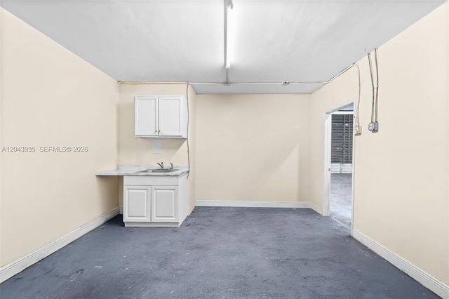 693 W 26th St, Hialeah, FL 33010