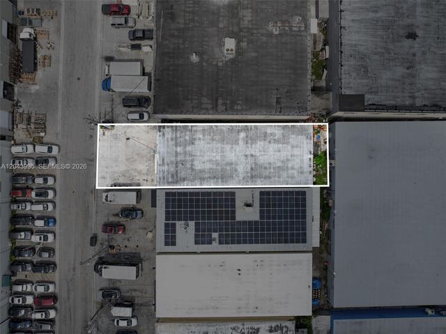 693 W 26th St, Hialeah, FL 33010