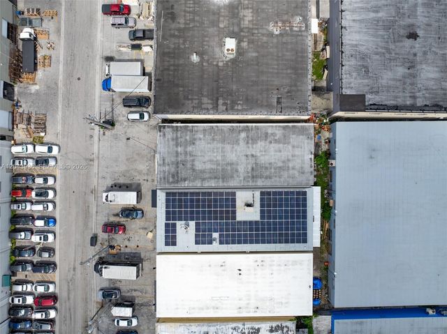 693 W 26th St, Hialeah, FL 33010