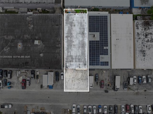 693 W 26th St, Hialeah, FL 33010