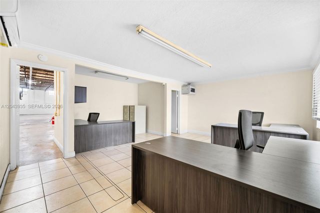 693 W 26th St, Hialeah, FL 33010
