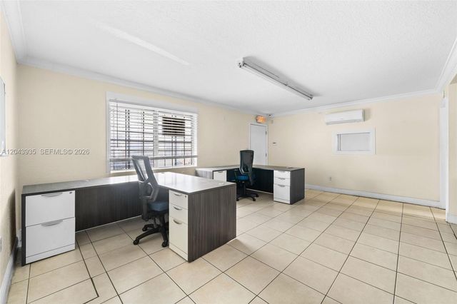 693 W 26th St, Hialeah, FL 33010