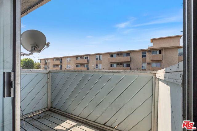 8936 Willis Avenue 11, Panorama City (los Angeles), CA 91402