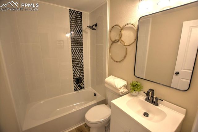 2708 Pennsylvania Avenue, Colorado Springs, CO 80907