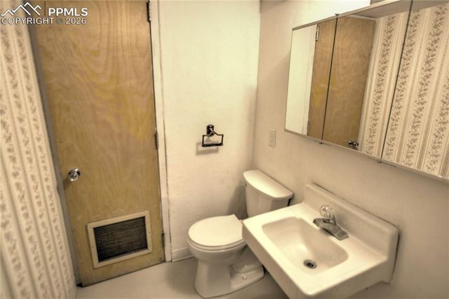 2708 Pennsylvania Avenue, Colorado Springs, CO 80907