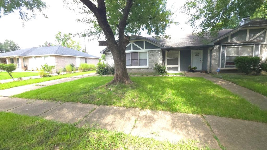 3819 Westmeadow Drive, Houston, TX 77082