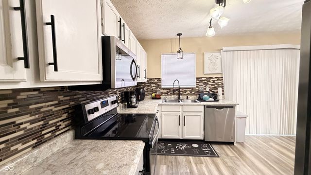 6010 Lakeside Manor Avenue, Indianapolis, IN 46254