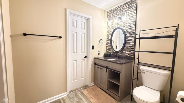 6010 Lakeside Manor Avenue, Indianapolis, IN 46254