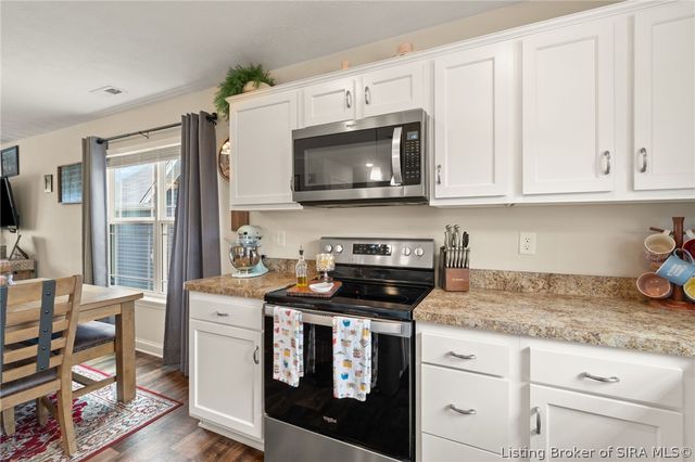 9043 Woodford Drive B, Charlestown, IN 47111