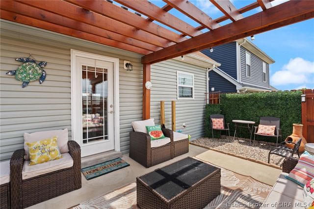 9043 Woodford Drive B, Charlestown, IN 47111