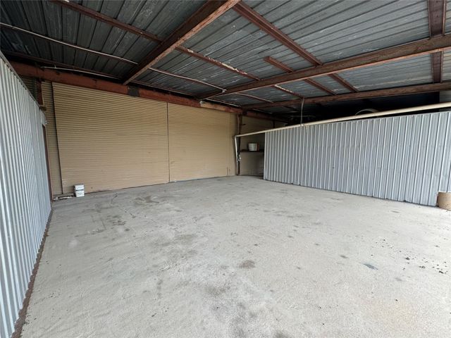 21000 Cameron RD, Coupland, TX 78615