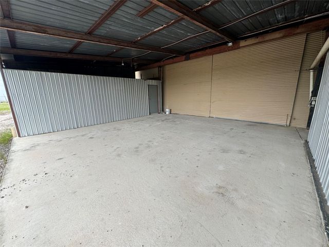 21000 Cameron RD, Coupland, TX 78615