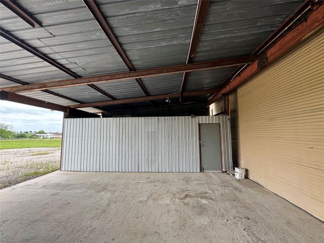 21000 Cameron RD, Coupland, TX 78615